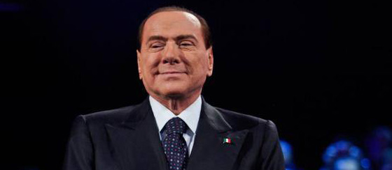 Berlusconi_spilla_italia