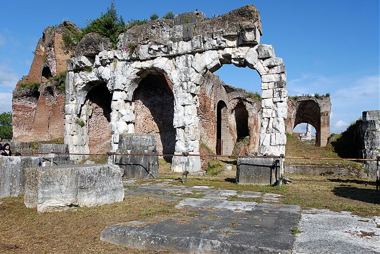 Clicca per vedere l'immagine alla massima grandezza