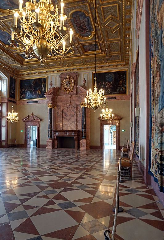 Clicca per vedere l'immagine alla massima grandezza