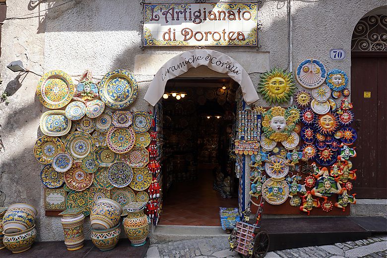 Clicca per vedere l'immagine alla massima grandezza